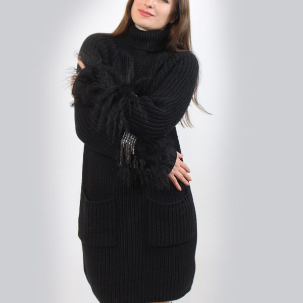 Sweater with fur on the sleeve SW-3099