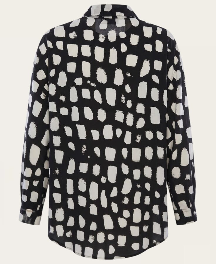Ghost Mannequin-a9196ed9-94e5-42f2-a50b-0774a542a20a